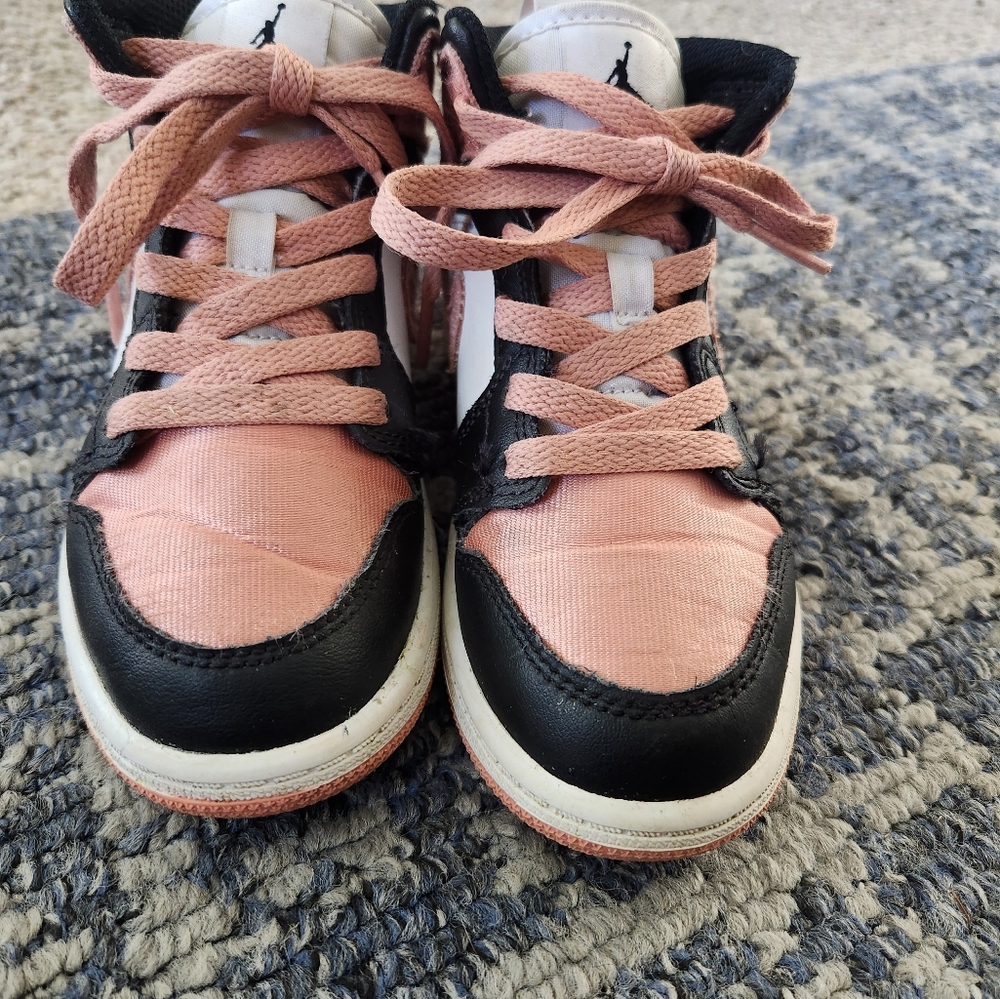 COPY - Little Girl shoes-Like New! - Picture 4 of 16